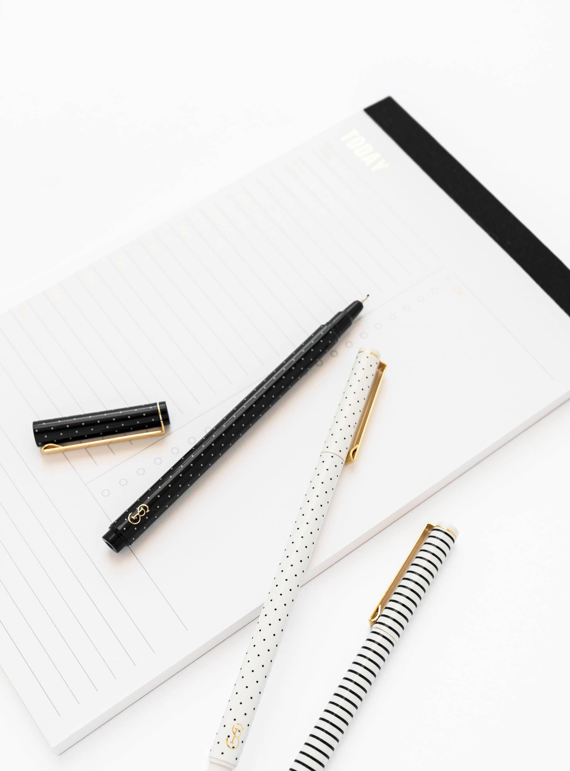 Black & White Pindot Felt Pen