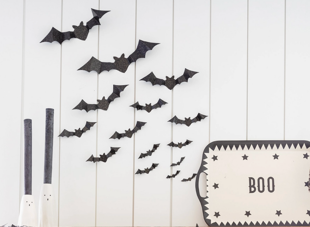 Vintage Halloween Bat Decorations, 50-Piece Set